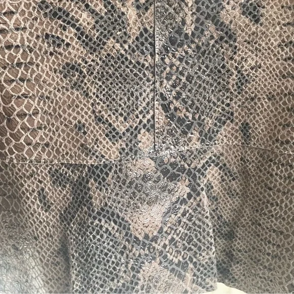 NWT Chico’s Leather Reversible Sze 0 Snakeskin - Picture 9 of 10